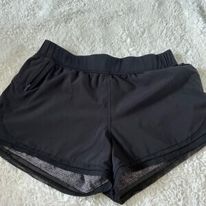Lululemon Women's Choose A Side Reversible Shorts Size Size 8 Gray/Black